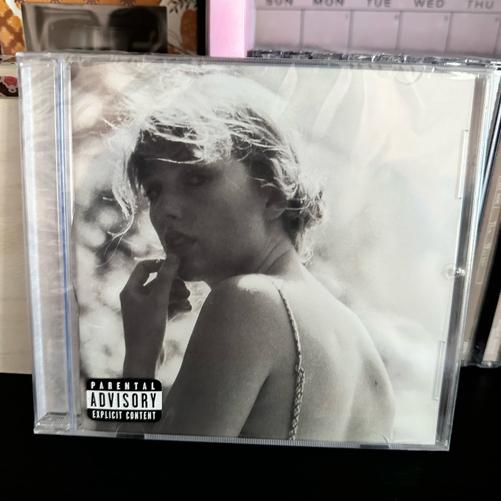 SEALED “Meet Me Behind The Mall” Variant Folklore CD Taylor Swift #3